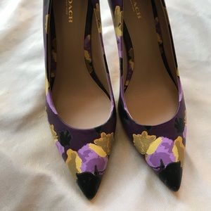 Leather floral print heels